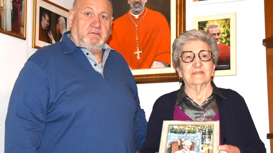Conclave l’attesa da Ilgiorno.it conclave l attesa della piccola castel litteggio che spinge pizzaballa siamo molto emozionati