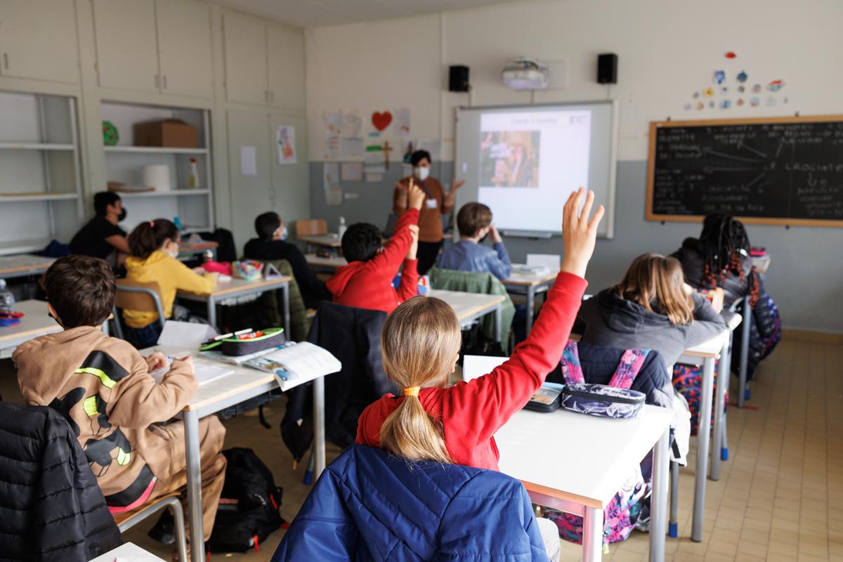 Studenti cresciuti in Italia ma senza cittadinanza, la carica dei 215mila: “Va superato il gap discriminatorio”