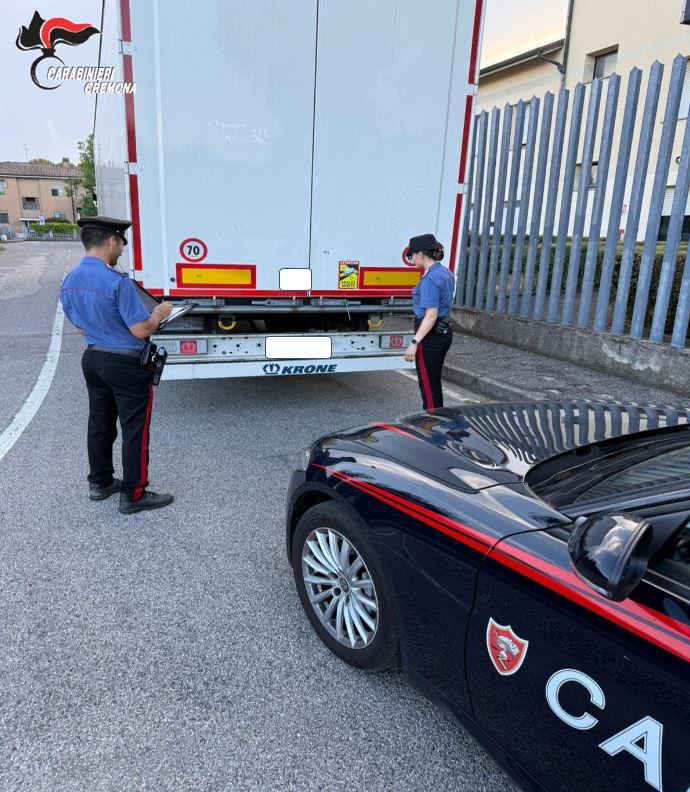 rivolta d adda montato sul tir il rimorchio rubato camionista denunciato per ricettazione