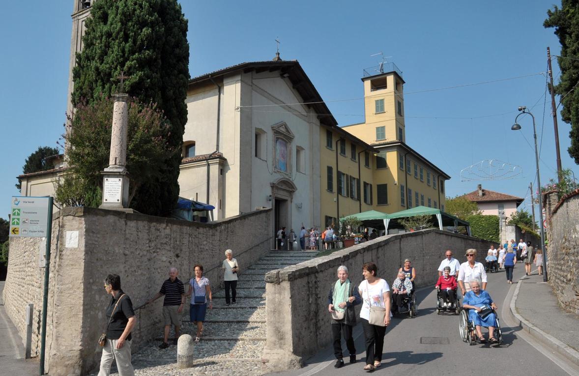 si celebra la madonna del miracolo la festa e la fede a cassano d8217adda