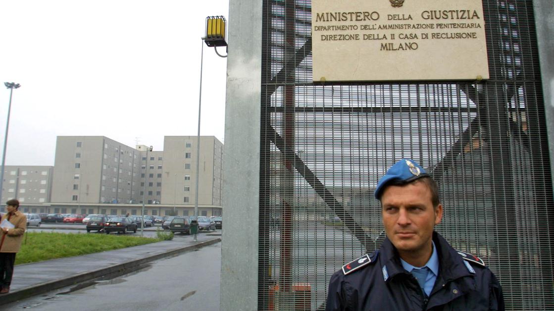 un altro detenuto in fuga dal carcere di bollate 55enne non rientra in cella alla scadenza del permesso
