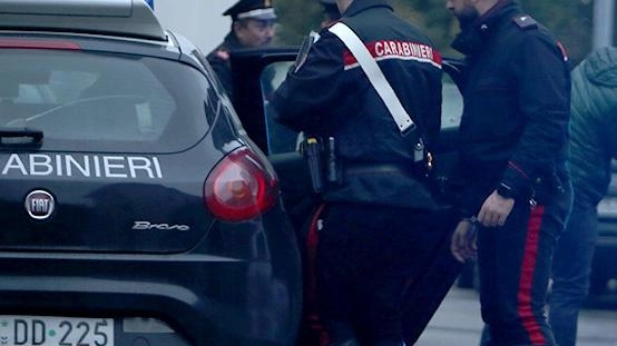 I carabinieri della Sezione Radiomobile della Compagnia di Seregno hanno arrestato in flagranza di reato un 19enne residente in città,... I carabinieri della Sezione Radiomobile della Compagnia di Seregno hanno arrestato in flagranza di reato un 19enne residente in città,...