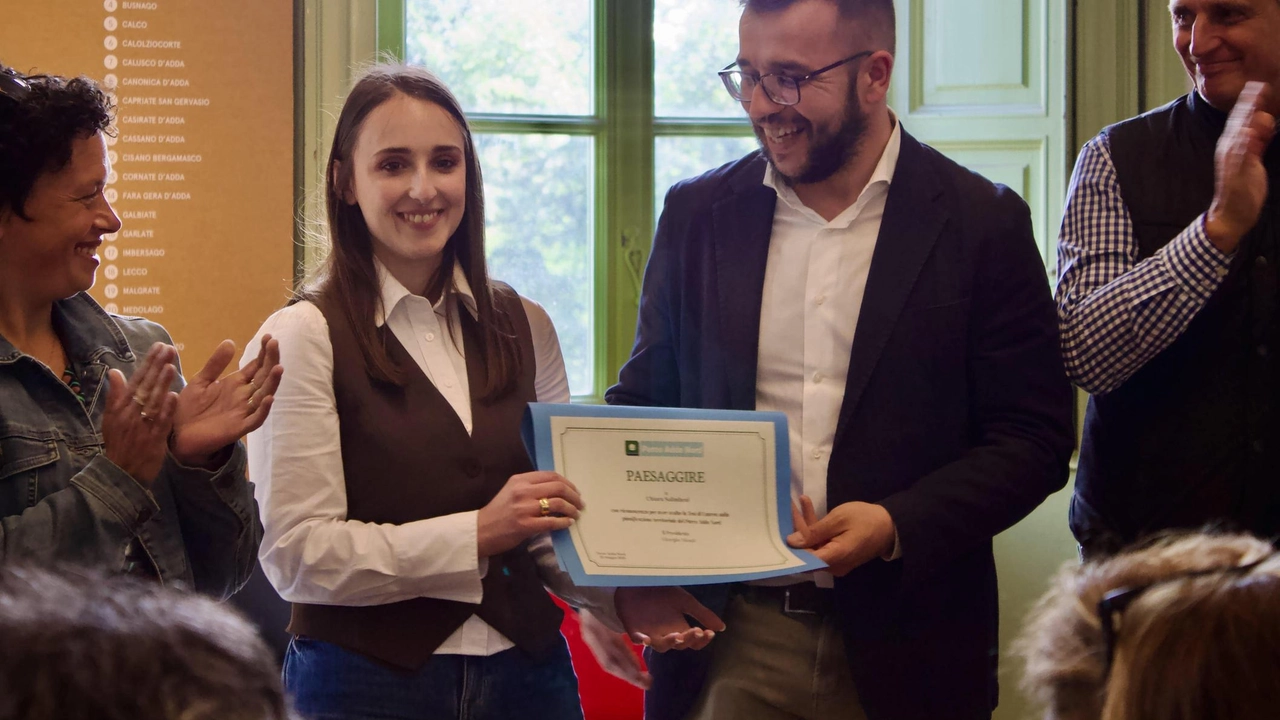 Un grande affresco collettivo che racconta la storia del legame fra territorio e comunità. Una mostra, un concorso di... Un grande affresco collettivo che racconta la storia del legame fra territorio e comunità. Una mostra, un concorso di...