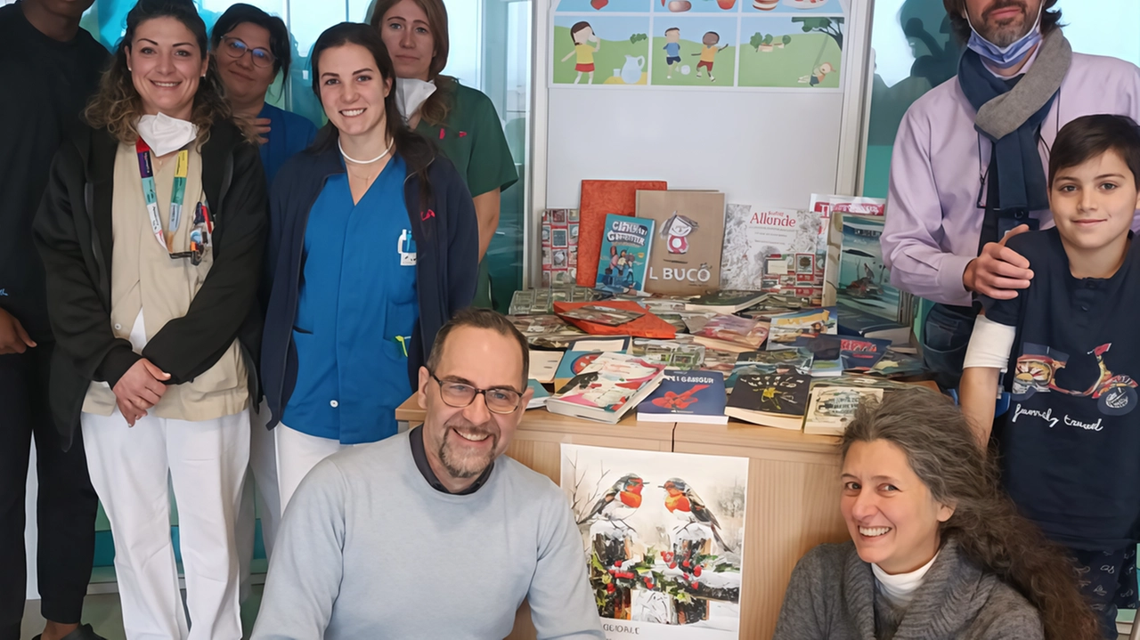 La consegna dei libri alla biblioteca del reparto di Pediatria del Fornaroli L’iniziativa ha avuto grandi risposte La consegna dei libri alla biblioteca del reparto di Pediatria del Fornaroli L’iniziativa ha avuto grandi risposte