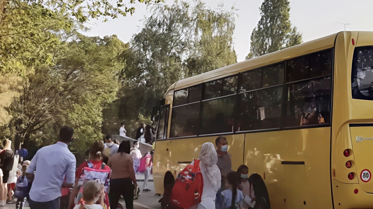 Sarà utilizzato un bus da 24 posti e dunque gli alunni saranno selezionati in base a diversi criteri Sarà utilizzato un bus da 24 posti e dunque gli alunni saranno selezionati in base a diversi criteri