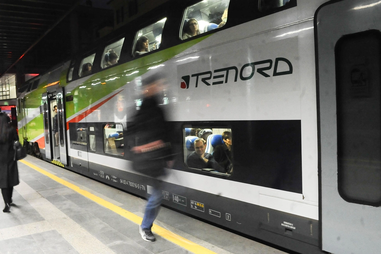 I pendolari denunciano ritardi e disservizi da mesi
