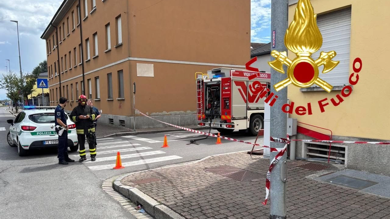 La strada è stata chiusa per consentire l'intervento