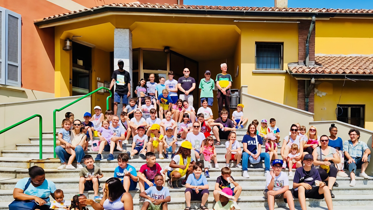 Una squadra di sessanta bambini, accompagnati dagli adulti, ha ripulito il centro abitato di San Rocco al Porto. La giornata... Una squadra di sessanta bambini, accompagnati dagli adulti, ha ripulito il centro abitato di San Rocco al Porto. La giornata...