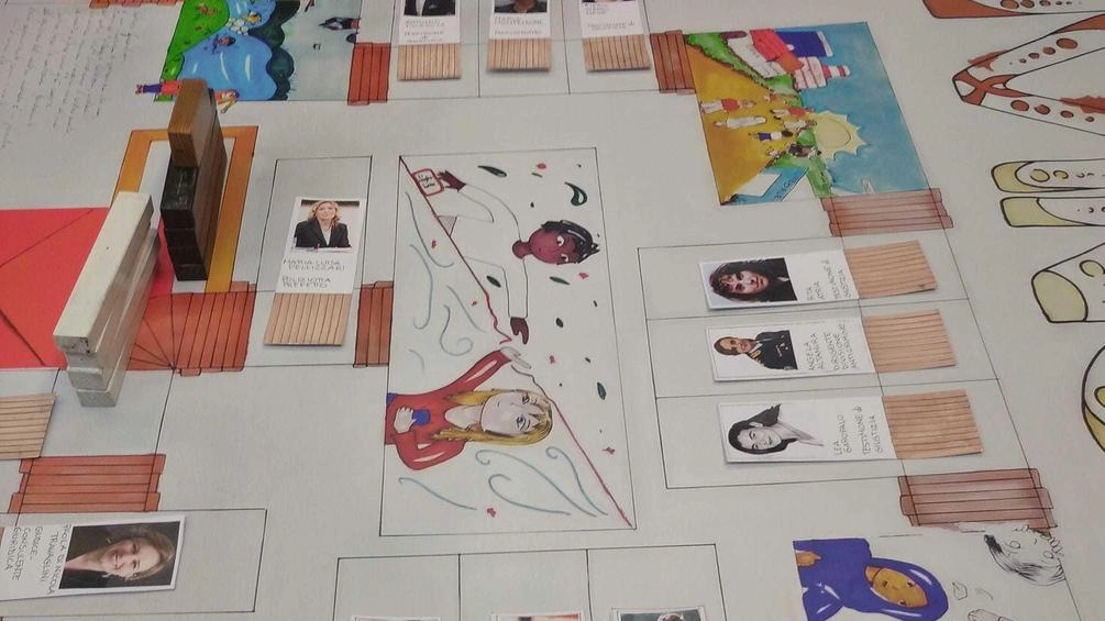 "Gioco "Invincibile" in scuole di Pioltello: la Rete antimafie Martesana porta la lotta alle mafie nelle aule, insegnando cooperazione e storia di eroi come Falcone e Borsellino." "Gioco "Invincibile" in scuole di Pioltello: la Rete antimafie Martesana porta la lotta alle mafie nelle aule, insegnando cooperazione e storia di eroi come Falcone e Borsellino."