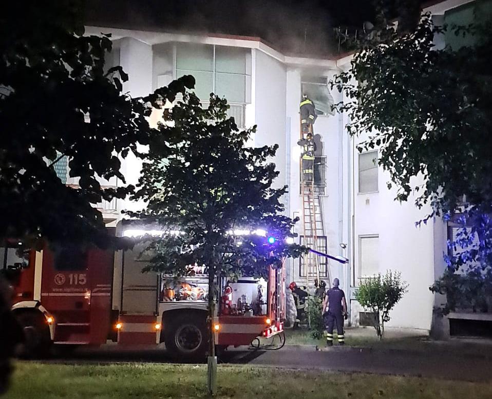 Roghi in casa. La lunga scìa delle vittime Roghi in casa. La lunga scìa delle vittime