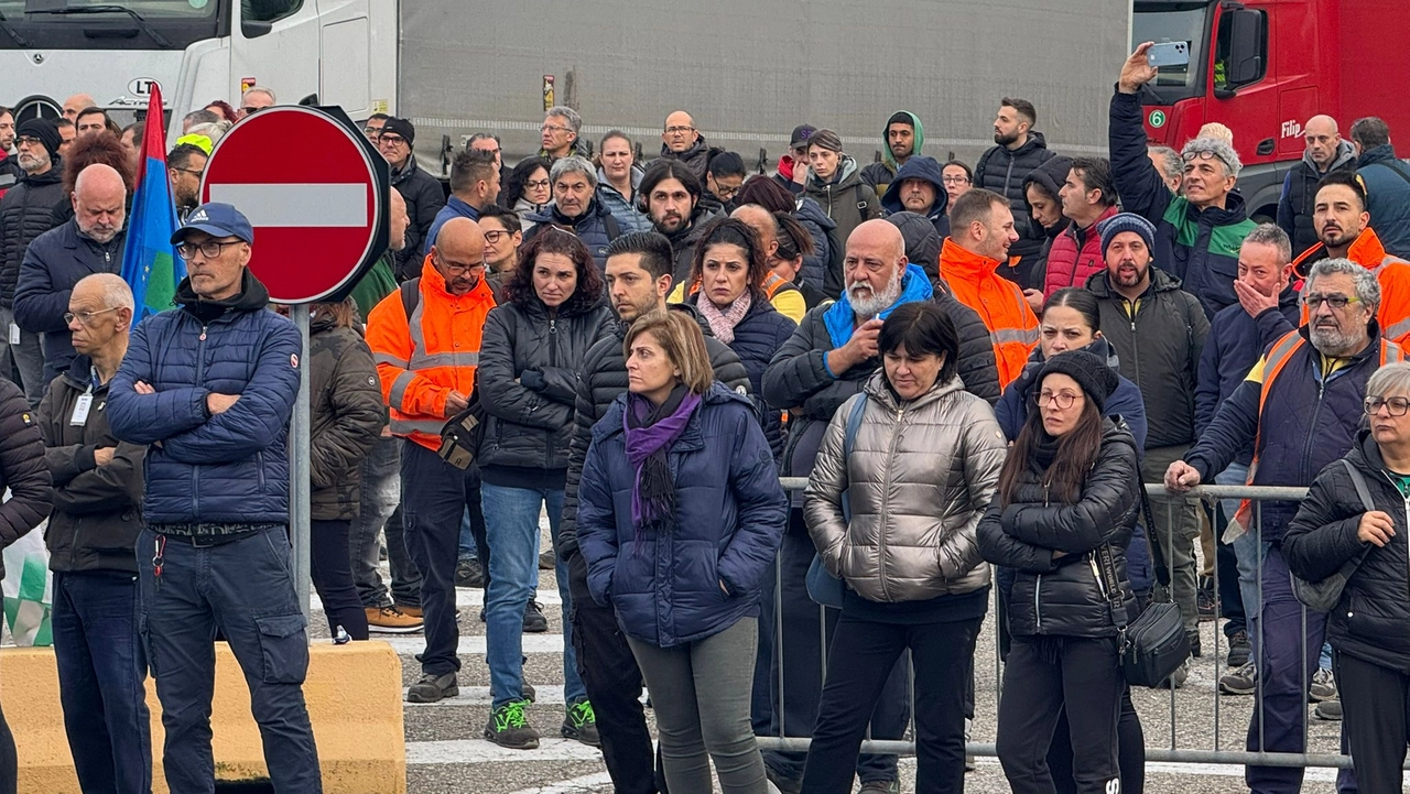 L’incontro su Beko al Ministero a Roma (foto dal sito del Mimit) L’incontro su Beko al Ministero a Roma (foto dal sito del Mimit)