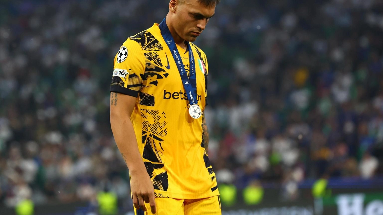 Il capitano nerazzurro parla del nuovo torneo e dell'importanza delle idee di Chivu per la squadra. Il capitano nerazzurro parla del nuovo torneo e dell'importanza delle idee di Chivu per la squadra.