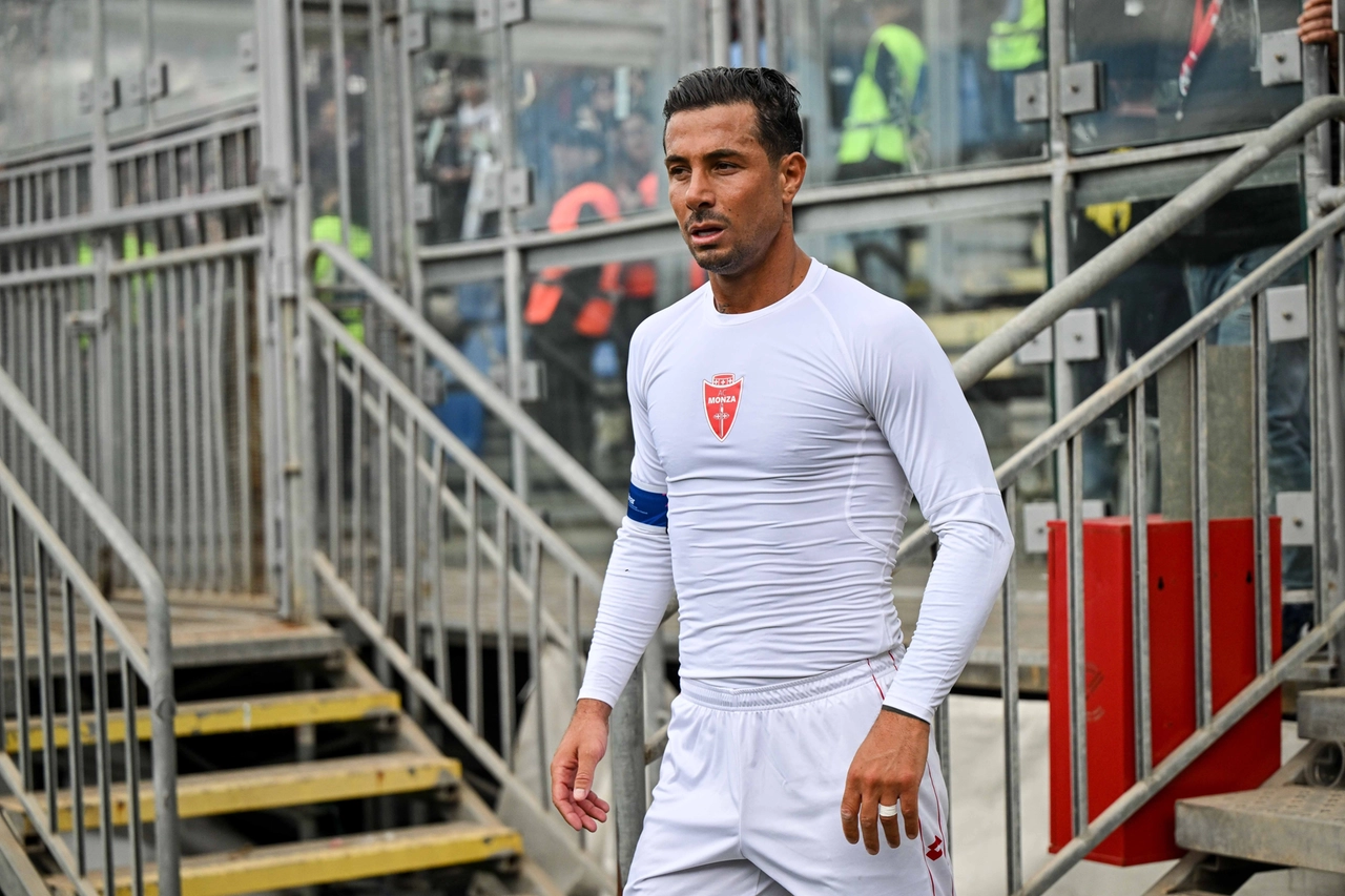 Armando Izzo con la maglia del Monza