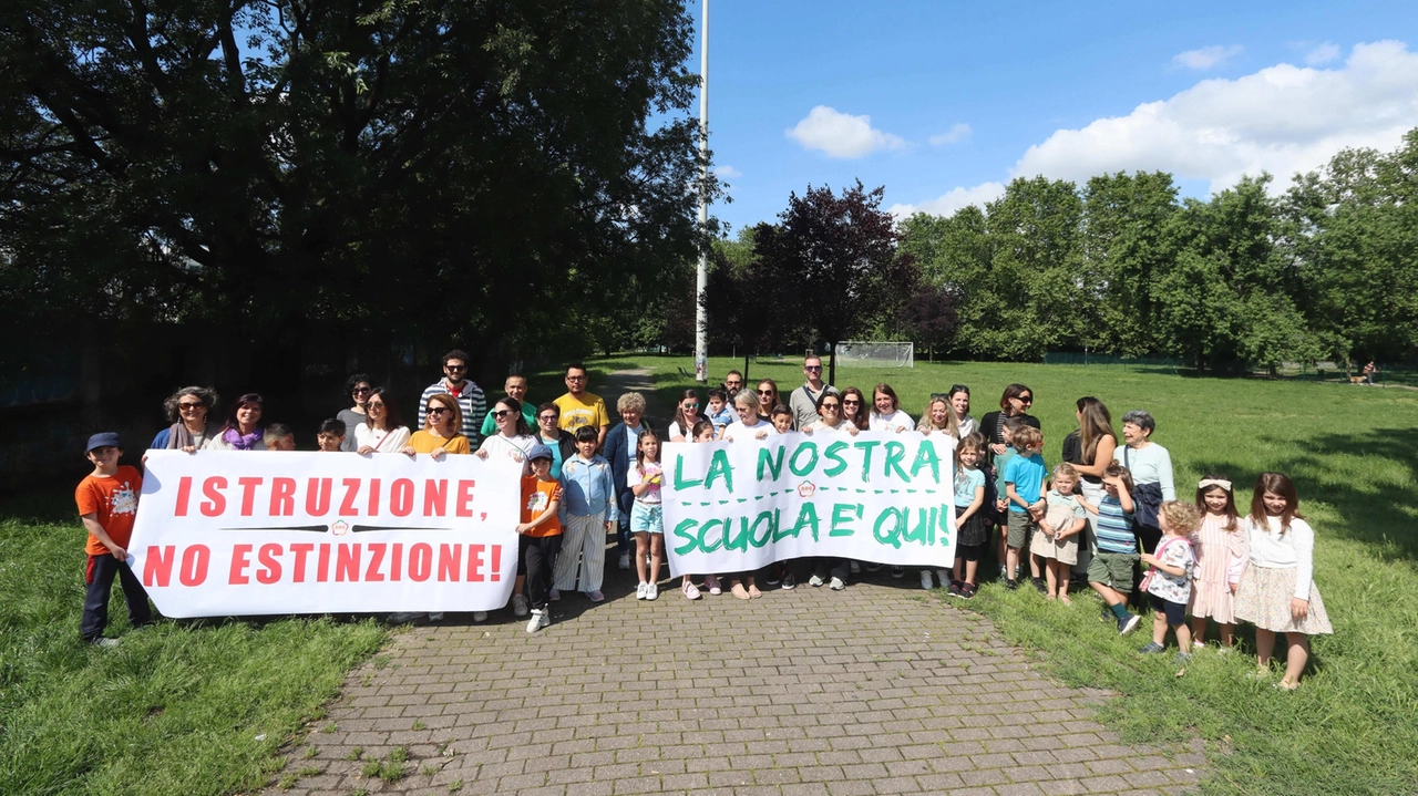Costretti a traslocare in un’altra struttura ma da settembre senza mezzi "Situazione assurda e sono crollate le iscrizioni: solo 8 su 112 potenziali". Costretti a traslocare in un’altra struttura ma da settembre senza mezzi "Situazione assurda e sono crollate le iscrizioni: solo 8 su 112 potenziali".