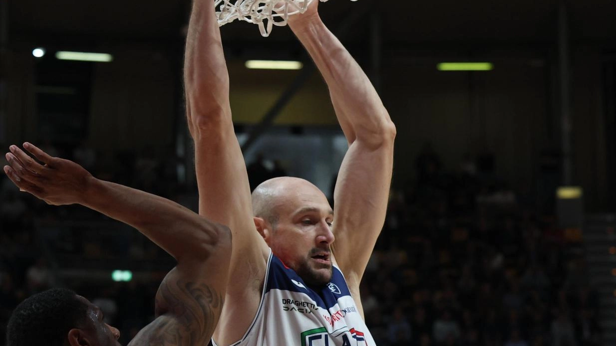 Vuelle, squadra senza pivot: aggregato Cusin