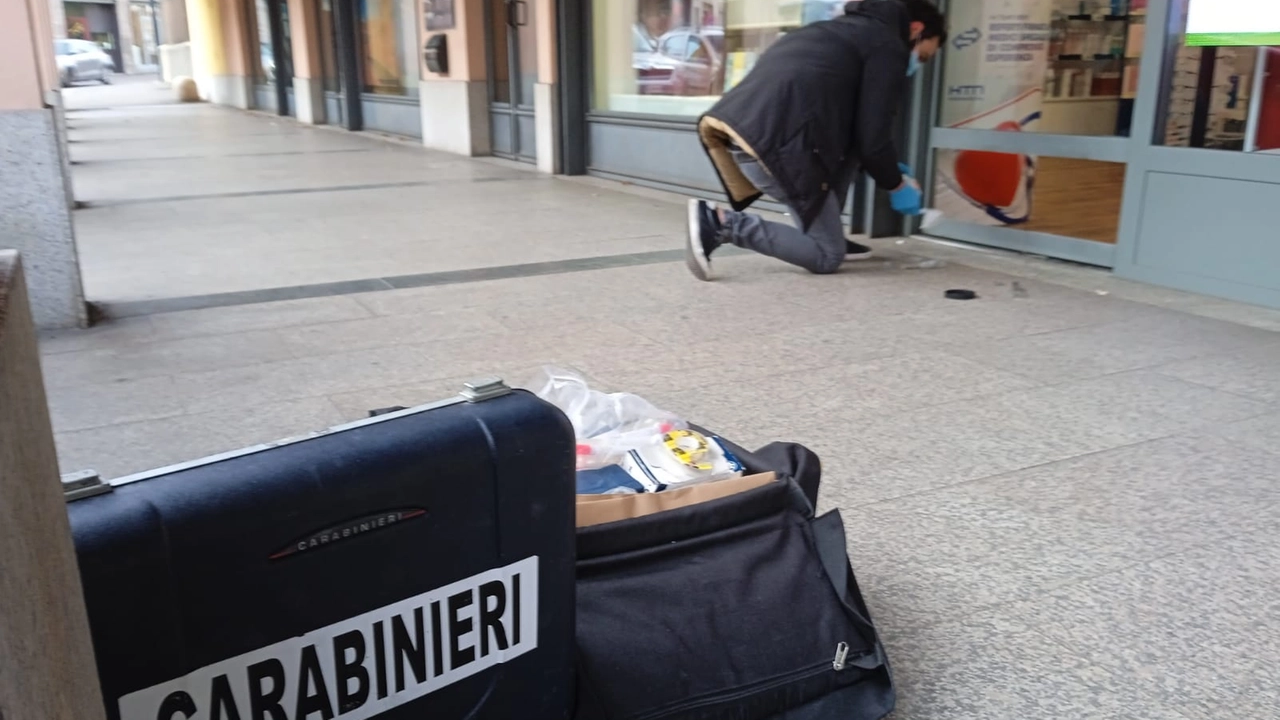 Indagini dei carabinieri di Lurago d'Erba Indagini dei carabinieri di Lurago d'Erba