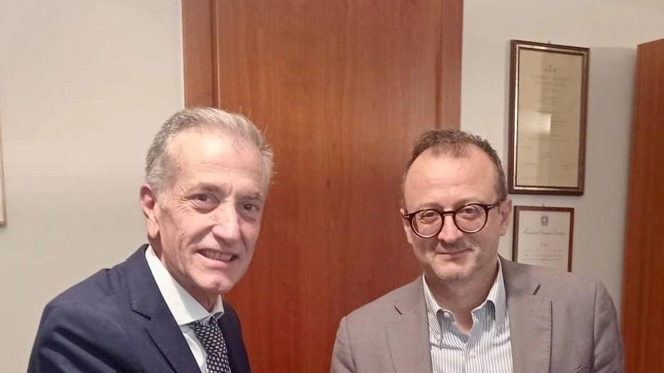 La stretta di mano tra il sindaco di Cormano Luigi Magistro e il direttore generale di Asst Nord Milano Tommaso Russo La stretta di mano tra il sindaco di Cormano Luigi Magistro e il direttore generale di Asst Nord Milano Tommaso Russo