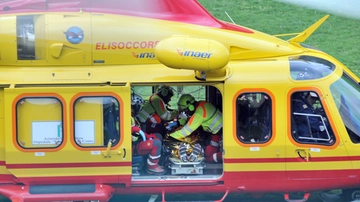 Mandello del Lario, è morto il 78enne precipitato per 20 metri durante un’escursione nei boschi