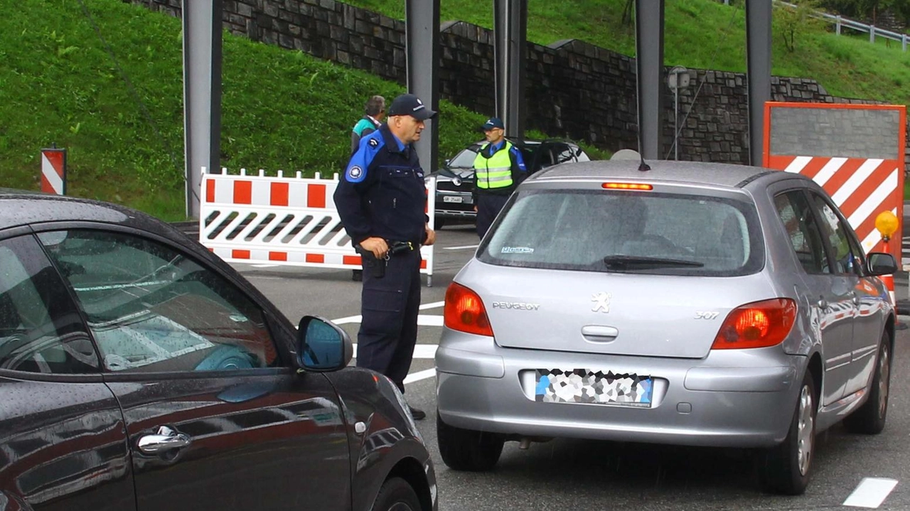 Riunione a St.Moritz sul tema viabilità. Si accendono nuovi segnali Led Riunione a St.Moritz sul tema viabilità. Si accendono nuovi segnali Led