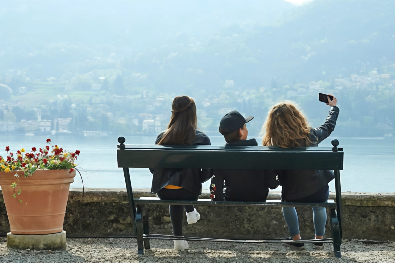 Un selfie a Villa Carlotta, ammirando la bellezza del lago di Como