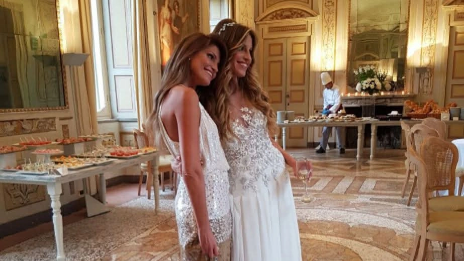 Le gemelle Stefania e Paola Cappa, cugine di Chiara Poggi (Foto facebook)