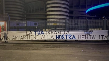 "Andrea Beretta infame", lo striscione della Curva Nord dell'Inter a San Siro