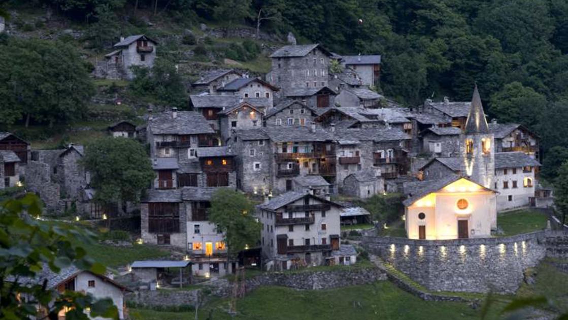 Il borgo di Savogno al riparo dal fuoco, arrivano le vasche d’acqua Il borgo di Savogno al riparo dal fuoco, arrivano le vasche d’acqua