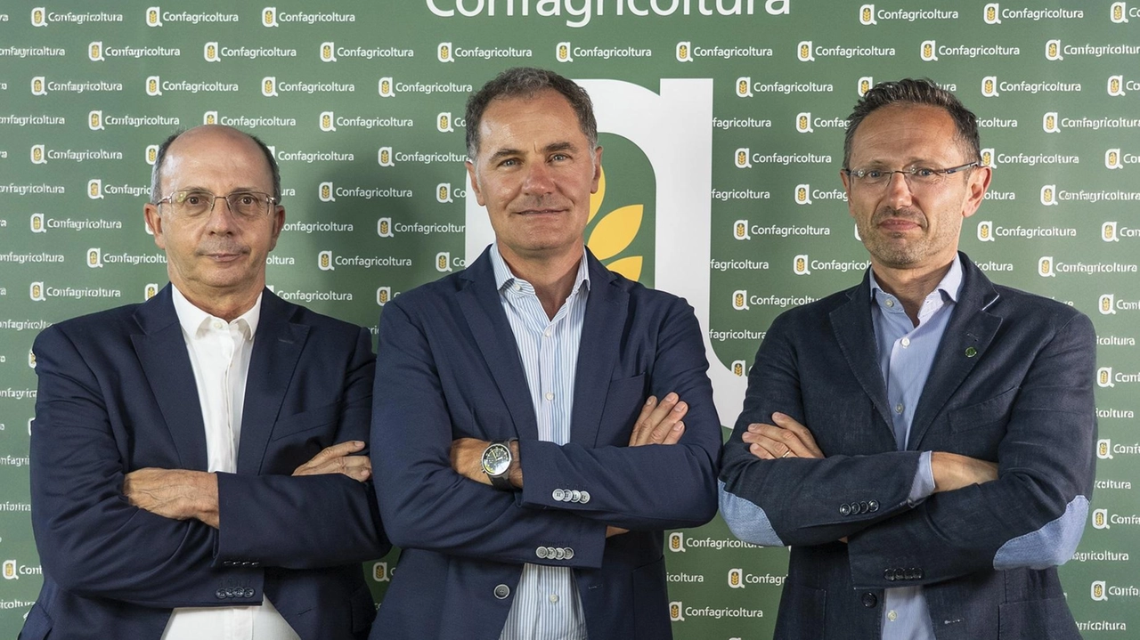 Il presidente Giovanni Garbelli con i vicepresidenti Oscar Scalmana e Gianluigi Vimercati riconfermati nelle cariche Il presidente Giovanni Garbelli con i vicepresidenti Oscar Scalmana e Gianluigi Vimercati riconfermati nelle cariche