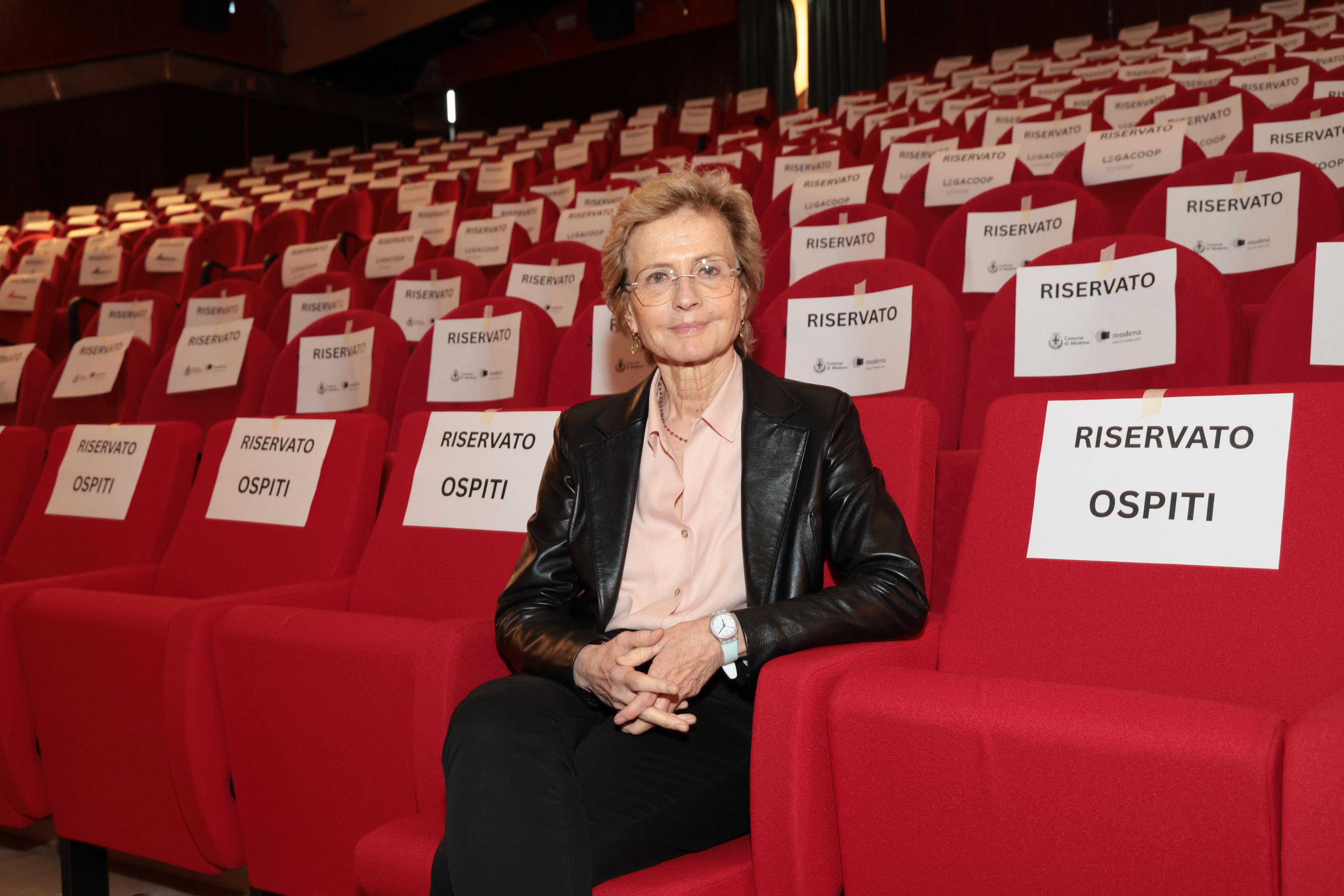 Cristina Comencini, forza al femminile: “L’eredità di papà Luigi raccolta dalle donne della famiglia. Con la dolcezza” Cristina Comencini, forza al femminile: “L’eredità di papà Luigi raccolta dalle donne della famiglia. Con la dolcezza”