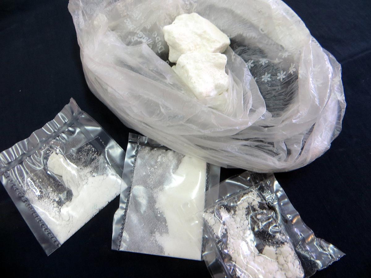via vai continuo da un appartamento trasformato in una base per lo spaccio in casa nascosti 3 kg di cocaina