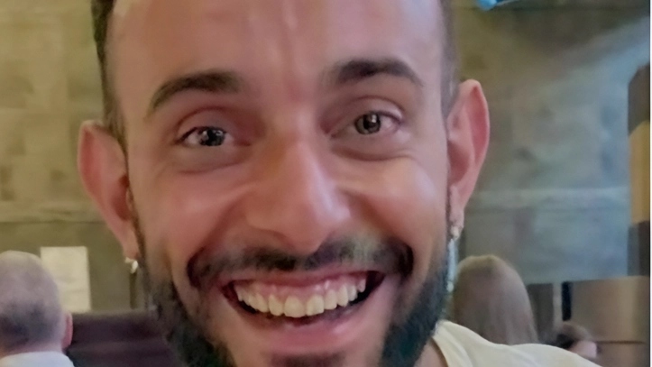 Il giovane Gino Panaiia è scomparso la sera di Halloween a Zibido San Giacomo. Le ricerche sono in corso, con la preoccupazione di amici e familiari che temono possa trovarsi in difficoltà. Il giovane Gino Panaiia è scomparso la sera di Halloween a Zibido San Giacomo. Le ricerche sono in corso, con la preoccupazione di amici e familiari che temono possa trovarsi in difficoltà.