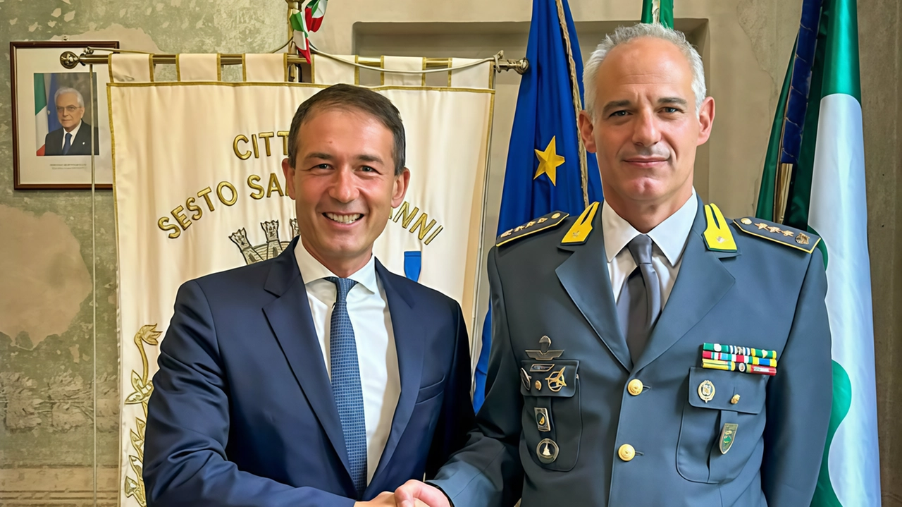 Il colonnello Roberto Atzori lascia la guida del Gruppo di Sesto San Giovanni della Guardia di Finanza per assumere il ruolo di comandante provinciale a Belluno. Sindaci esprimono gratitudine e auguri per il suo impegno nella tutela della legalità. Il colonnello Roberto Atzori lascia la guida del Gruppo di Sesto San Giovanni della Guardia di Finanza per assumere il ruolo di comandante provinciale a Belluno. Sindaci esprimono gratitudine e auguri per il suo impegno nella tutela della legalità.