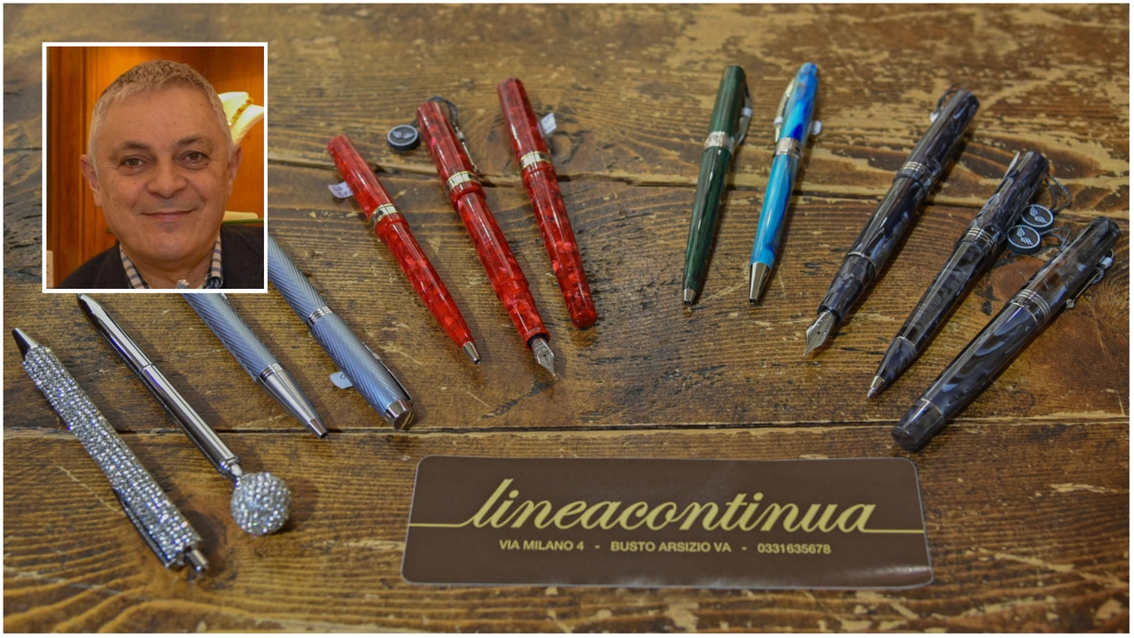 Alcune delle penne di pregio in vendita a Linea Continua; nel riquadro, Davide Gorla Alcune delle penne di pregio in vendita a Linea Continua; nel riquadro, Davide Gorla