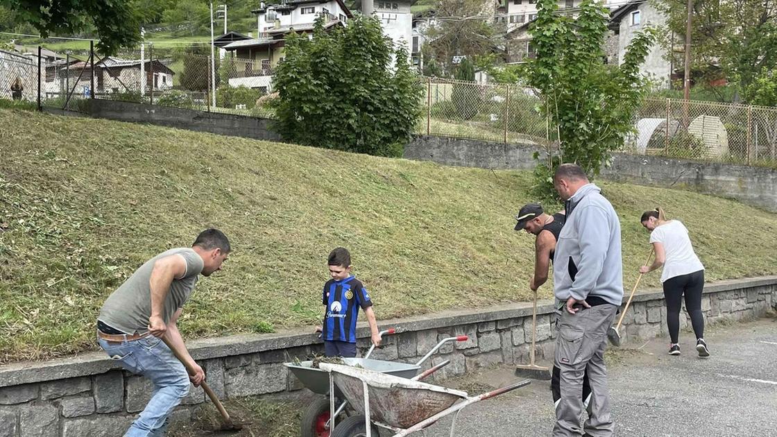 Sondalo rimessa a lucido dai volontari Sondalo rimessa a lucido dai volontari