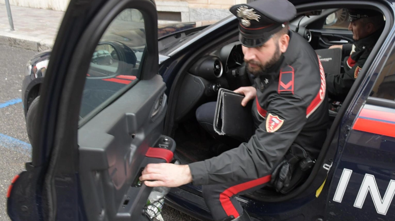 BRONI (Pavia) Il capannone preso di mira dai ladri non pare un obiettivo casuale. Gli ignoti malviventi hanno forzato l’ingresso e... BRONI (Pavia) Il capannone preso di mira dai ladri non pare un obiettivo casuale. Gli ignoti malviventi hanno forzato l’ingresso e...