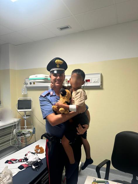Novate, bambino di 6 anni scappa da casa e prende da solo il bus. I genitori lo ritrovano in ospedale a Desio Novate, bambino di 6 anni scappa da casa e prende da solo il bus. I genitori lo ritrovano in ospedale a Desio