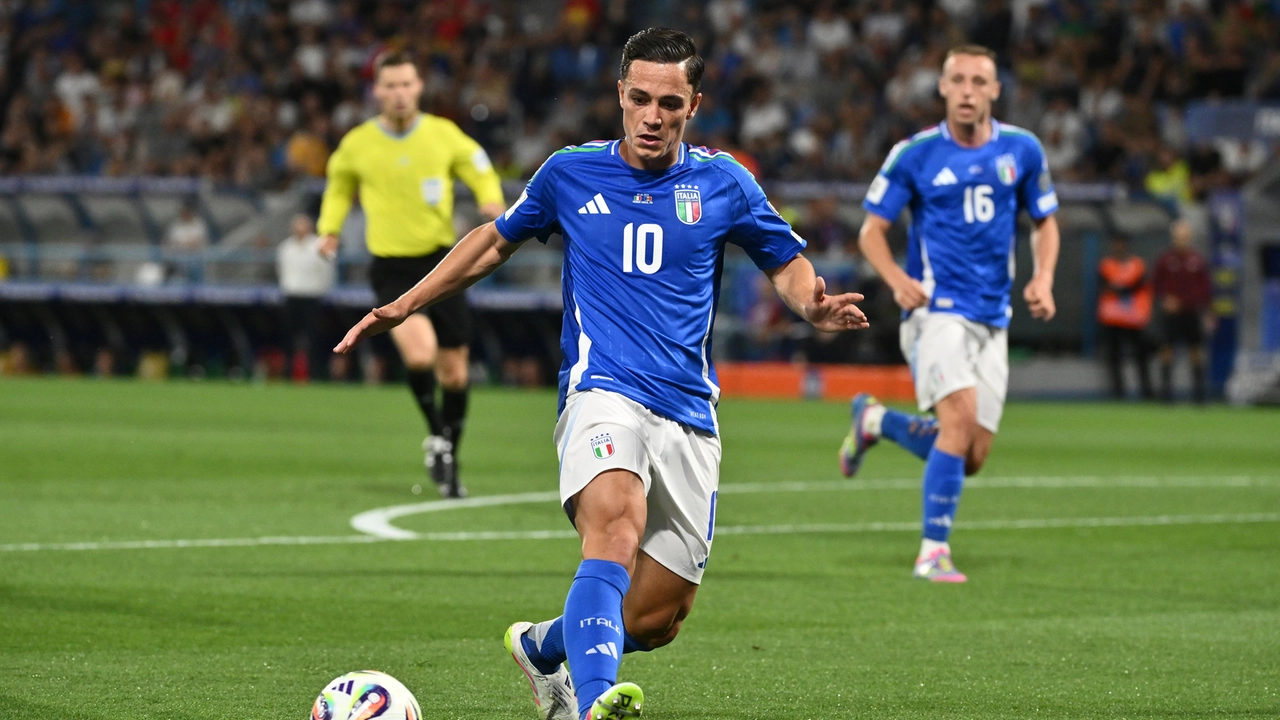Giacomo Raspadori con la maglia della Nazionale