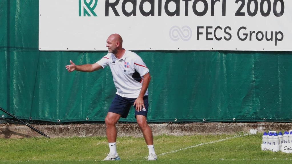Mister Valenti, allenatore del Ciserano Mister Valenti, allenatore del Ciserano