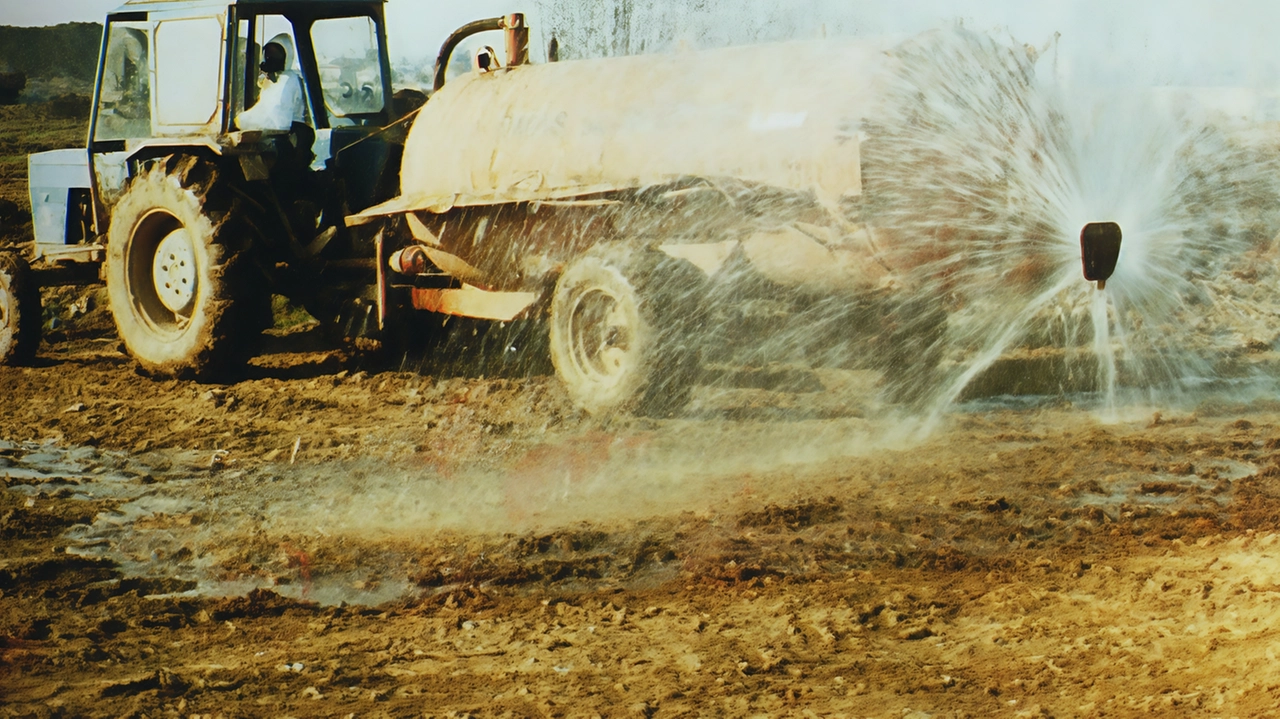 La bonifica della diossina a Monza non influenzerà la circolazione sulla Milano-Meda. Misure preventive e sicurezza garantite durante gli scavi. La bonifica della diossina a Monza non influenzerà la circolazione sulla Milano-Meda. Misure preventive e sicurezza garantite durante gli scavi.