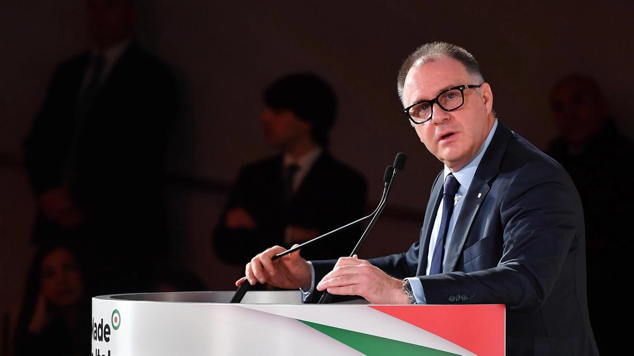 Il presidente di Confindustria, Emanuele Orsini, propone un piano industriale straordinario per sostenere le imprese italiane. Il presidente di Confindustria, Emanuele Orsini, propone un piano industriale straordinario per sostenere le imprese italiane.