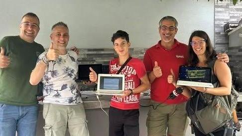La solidarietà supera i confini. Tre netbook rigenerati in dono a un villaggio dell’Uganda La solidarietà supera i confini. Tre netbook rigenerati in dono a un villaggio dell’Uganda