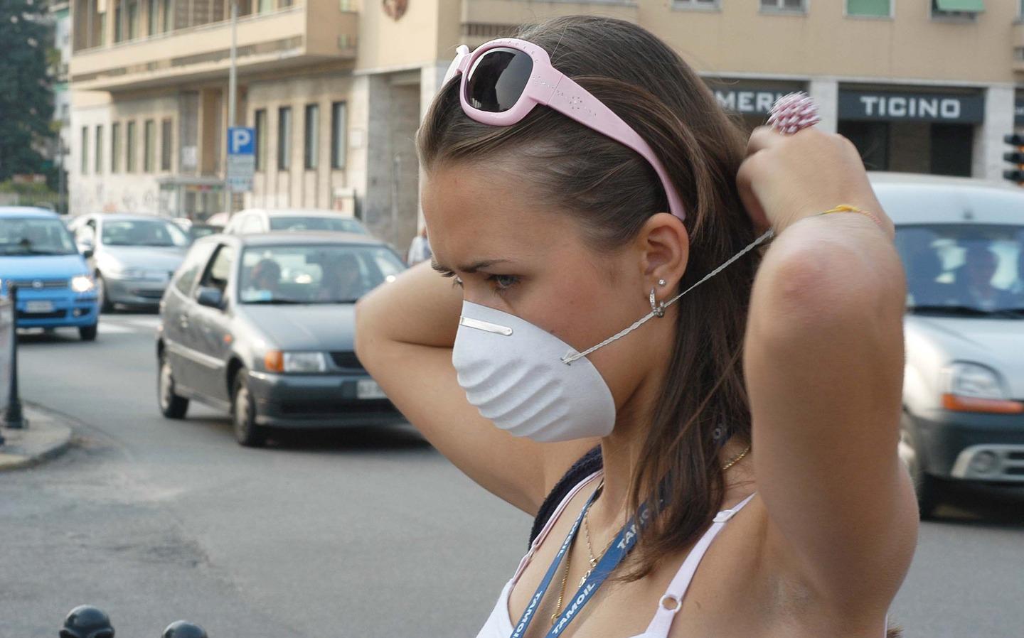 Inquinamento, a Milano c’è un aria da horror: cosa c’entrano gli incendi che stanno bruciando il Canada Inquinamento, a Milano c’è un aria da horror: cosa c’entrano gli incendi che stanno bruciando il Canada