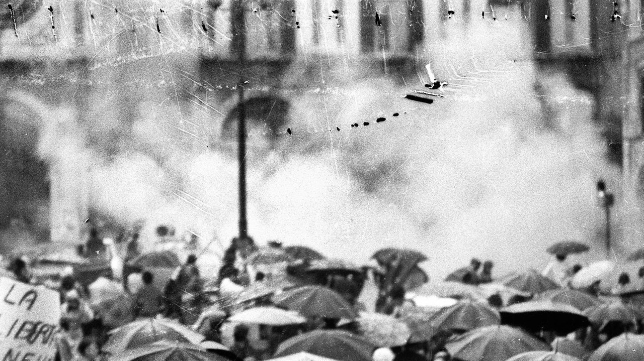 Professionisti e appassionati immortalarono lo scoppio. Ora un progetto punta a creare un archivio della memoria. (foto Silvano Cinelli)