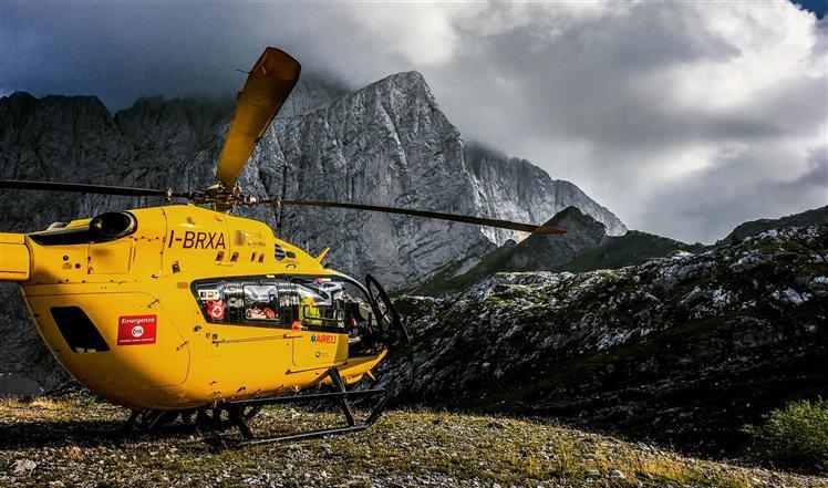 Ponte di Legno, drammatica caduta in moto al Passo Gavia: grave motociclista di 40 anni Ponte di Legno, drammatica caduta in moto al Passo Gavia: grave motociclista di 40 anni