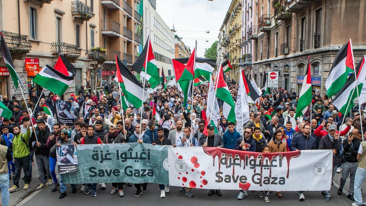 Doppia manifestazione pro Pal ieri in città. Alle 15, circa cinquecento persone hanno preso parte al corteo partito da piazzale...