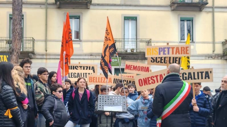 Dal 21 marzo 2015 il Giglio, ex pizzeria anch’essa dei soliti picciotti della ‘ndrangheta,. è diventata un centro di aggregazione per anziani