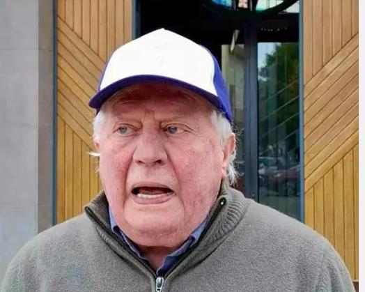 Addio a don Basilio Gavazzeni, il prete bergamasco in guerra contro usurai e gioco d’azzardo aveva 80 anni Addio a don Basilio Gavazzeni, il prete bergamasco in guerra contro usurai e gioco d’azzardo aveva 80 anni