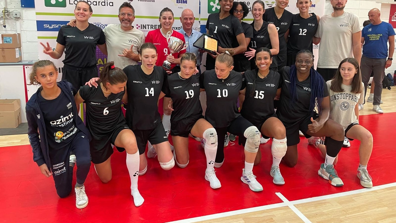 Le pallavoliste francesi del Mulhouse Alsace vincono il trofeo Città di Sondrio battendo il Potsdam. Spettacolo entusiasmante al PalaScieghi Pini con 300 spettatori. Maria Alejandra Marín premiata come Mvp. Successo conferma la salute della pallavolo. Prossima edizione della Valtellina Summer League in programma. Le pallavoliste francesi del Mulhouse Alsace vincono il trofeo Città di Sondrio battendo il Potsdam. Spettacolo entusiasmante al PalaScieghi Pini con 300 spettatori. Maria Alejandra Marín premiata come Mvp. Successo conferma la salute della pallavolo. Prossima edizione della Valtellina Summer League in programma.