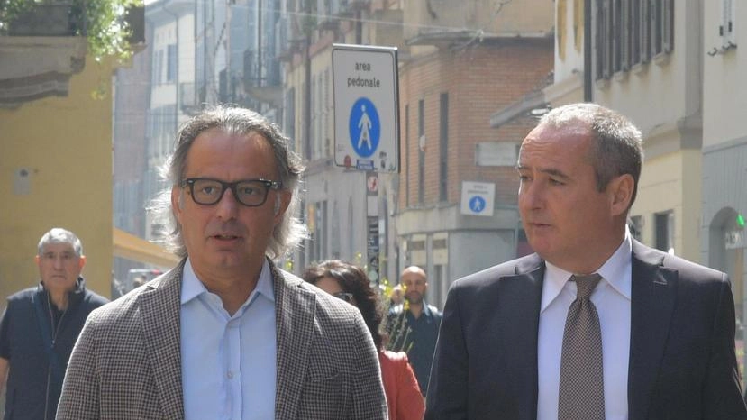 Il sindaco Andrea Ceffa con il suo legale Luca Angeleri ieri all’ingresso in tribunale Il sindaco Andrea Ceffa con il suo legale Luca Angeleri ieri all’ingresso in tribunale
