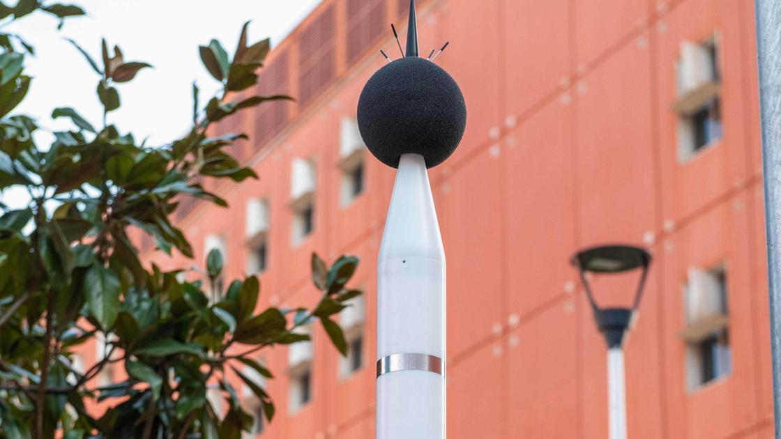 In piazza della Scienza. Verde e addio asfalto: "Due Decibel abbattuti". Tour nei paesaggi sonori